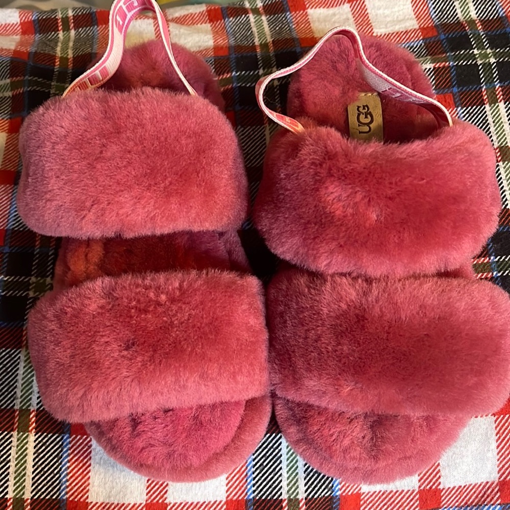 UGG FLUFFY GENUINE SHEARLING SLID SANDAL -COLOR -Pink